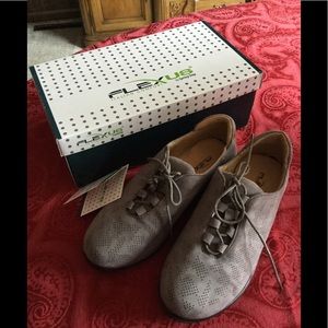 Flexus Gray Shoes eu 38, US Size 8.5